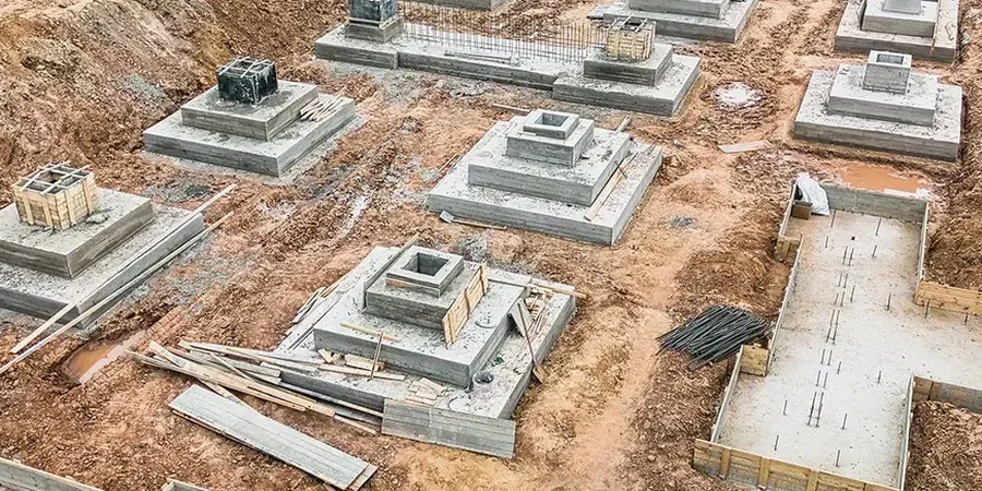 Diseño de Fundaciones en Pilotes en Alto Hospicio: Soluciones para Suelos Salinos